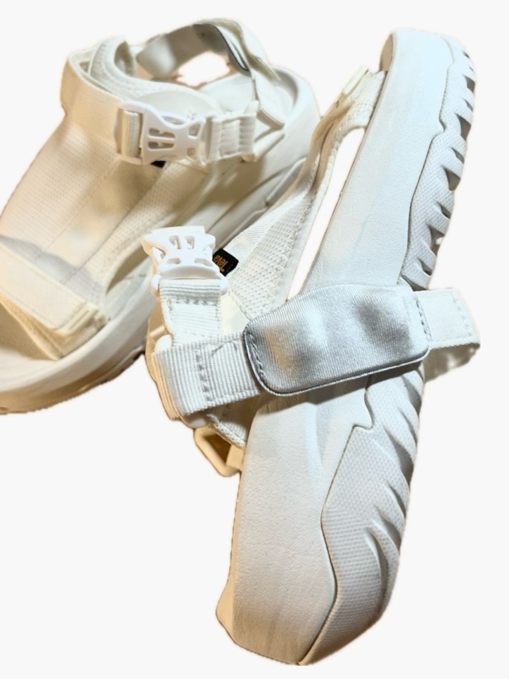 Teva Cream Platform Sport Sandal with Adjustable Straps Size 10 Price $80 NWT